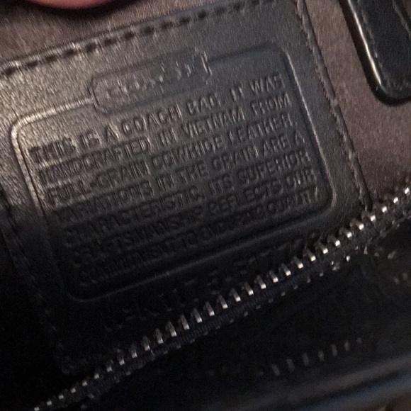 Lovely Coach Patent Leather Bag - Picture 6 of 8